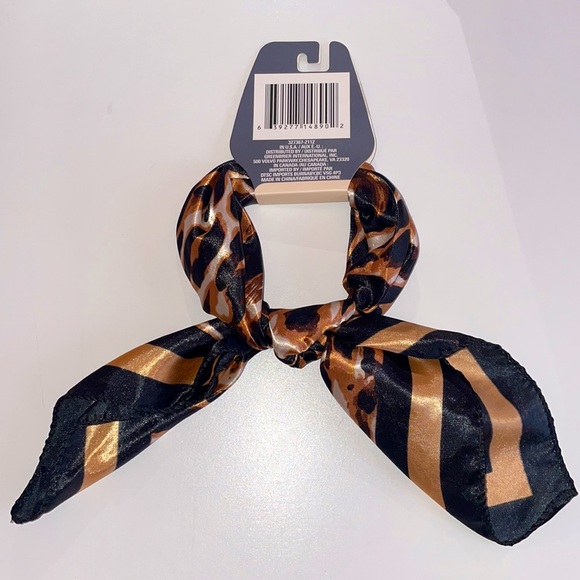 Multipurpose Scarf - Picture 2 of 3